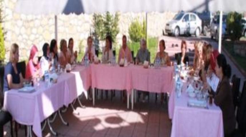 Dilek Ayyıldız&rsquo;ın Kadın Girişimciler Kurulunu Ziyareti