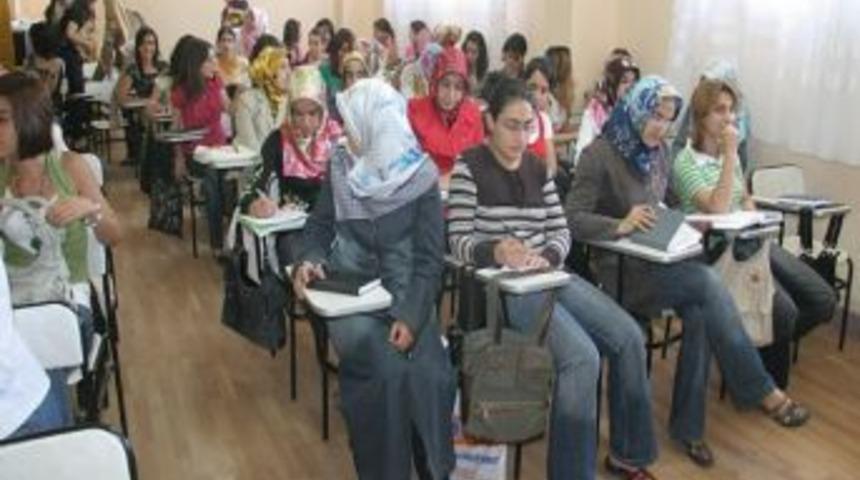 Eğitimci Başkan&rsquo;ın Eğitime Desteği S&uuml;r&uuml;yor
