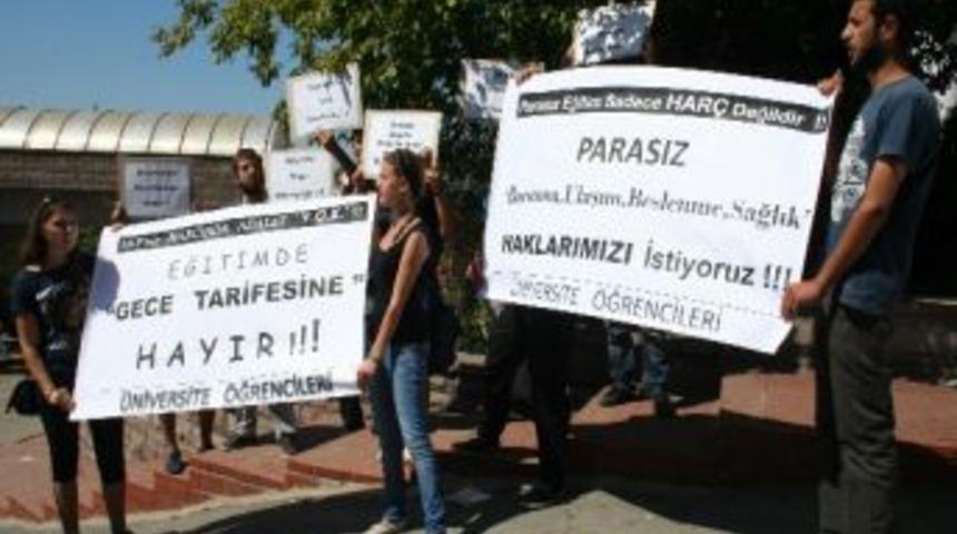 &Uuml;niversite &Ouml;ğrencileri, Har&ccedil;ların Kaldırılmasını İstedi