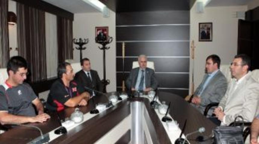 Rekt&ouml;r Ko&ccedil;ak: &ldquo;milli Ok&ccedil;u Doğan Hancı İle Gurur Duyuyoruz&rdquo;