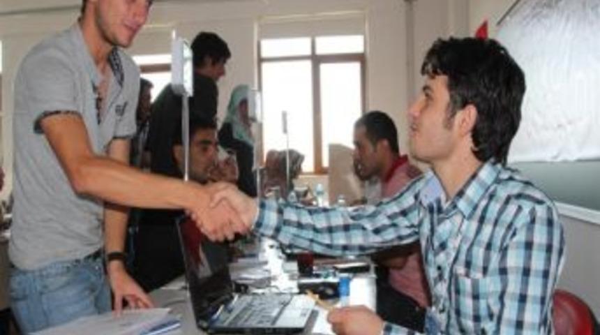 İbrahim &Ccedil;e&ccedil;en &Uuml;niversitesi&rsquo;nde Kayıtlar Devam Ediyor