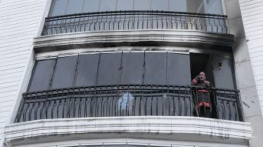 Ke&ccedil;i&ouml;ren'de Yangın: 2 Yaralı