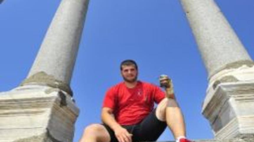 18 Yaşında 19 Rekor Kırdı