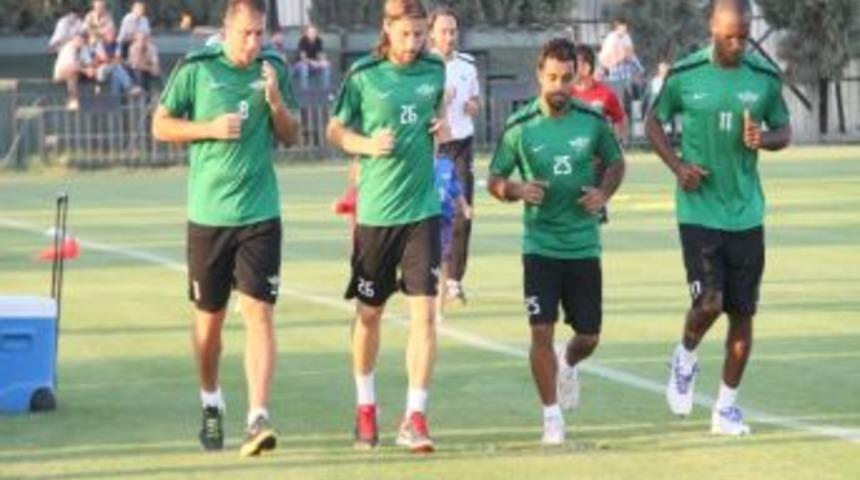 Akhisarspor, &Ccedil;alışmalara Başladı