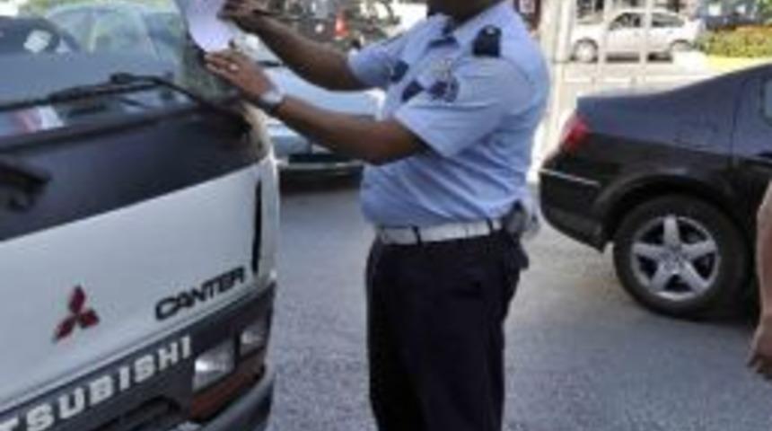 Kuşadası Polisinden Tatilcilere Broş&uuml;rl&uuml; Uyarı