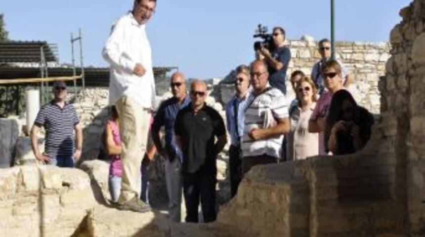 Kadıkalesi Kazılarına Turizmci Ve Siyaet&ccedil;i İlgisi