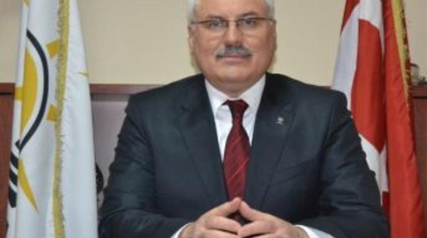 Ak Parti Adapazarı İlçe Başkanı Mustafa Ak, Cumhuriyet Bayramını Kutladı