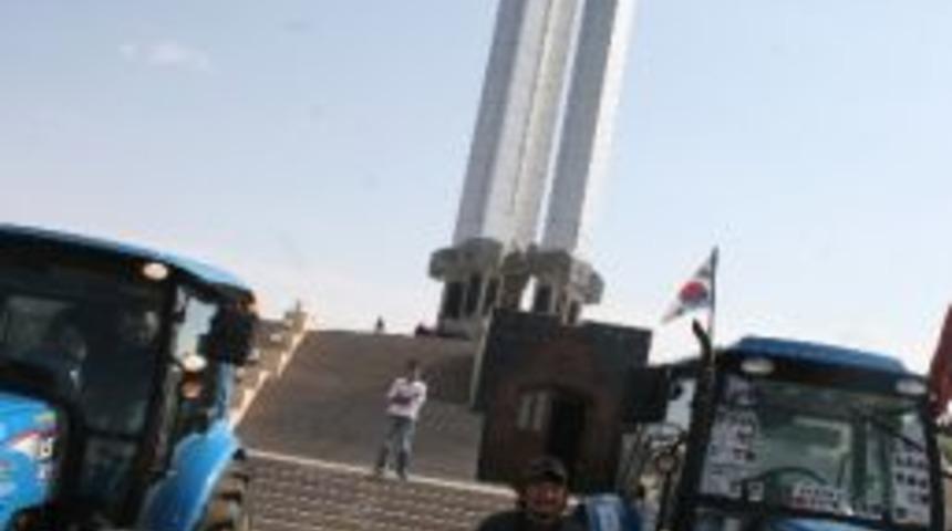 Trakt&ouml;rle D&uuml;nya Turuna &Ccedil;ıkan G&uuml;ney Koreli &Ccedil;ift&ccedil;i Son Durağı Iğdır&rsquo;da