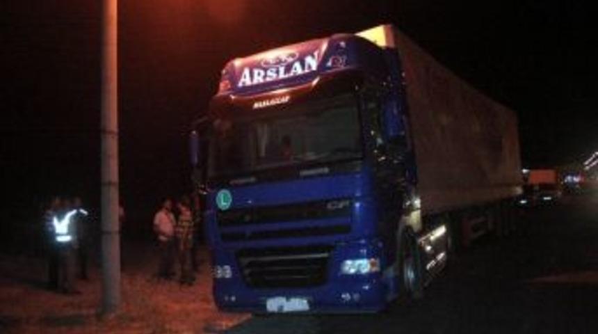 Erzincan&rsquo;da Bir Tır Dolusu Ka&ccedil;ak Sigara Ele Ge&ccedil;irildi