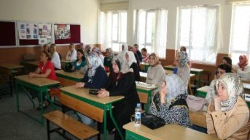 Velilerde Sıralarda