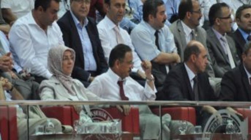 Başkan &Ouml;zhaseki&rsquo;de Euro Basket Heyecanını Yaşadı