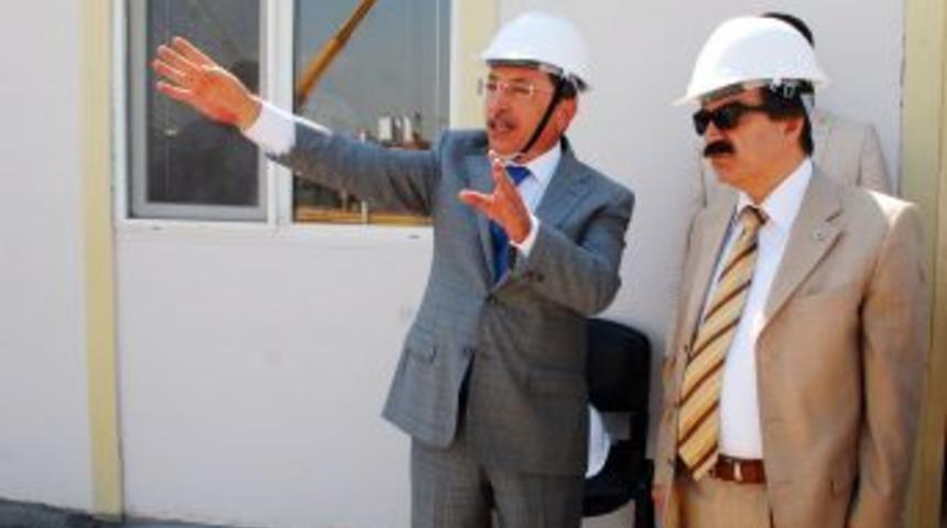 Vali Coş,  &ccedil;alışmaları  inceledi