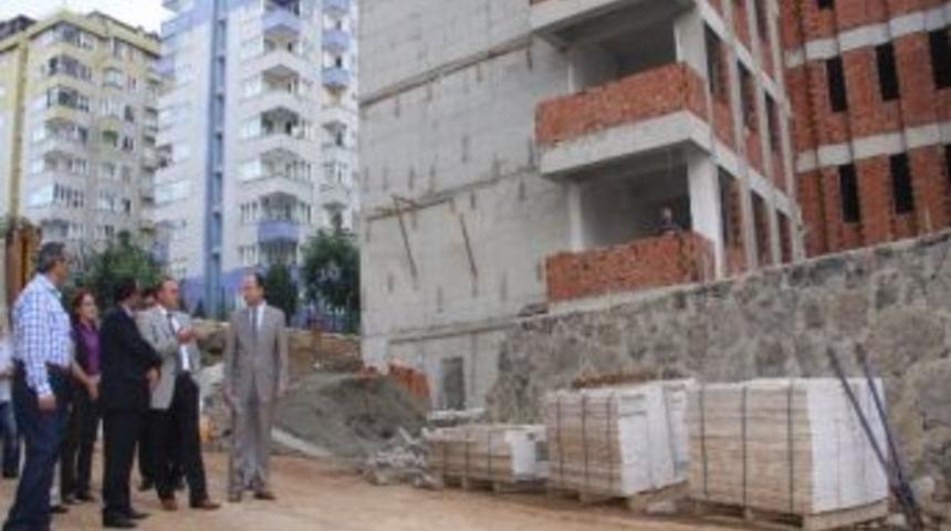 Vali Kızılcık, Habersiz Okulların İnşaatlarını Denetledi