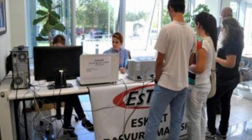 Eskart Başvuru İşlemleri A&ouml;f Binasında Yapılıyor