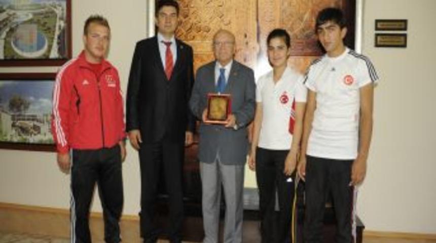 Judo Milli Takım Sporcuları Başkan Uğurlu'yu Ziyaret Etti