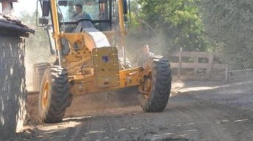 Turgutlu Belediyesi K&ouml;y Yollarını Parke Taşıyla D&ouml;şeyecek