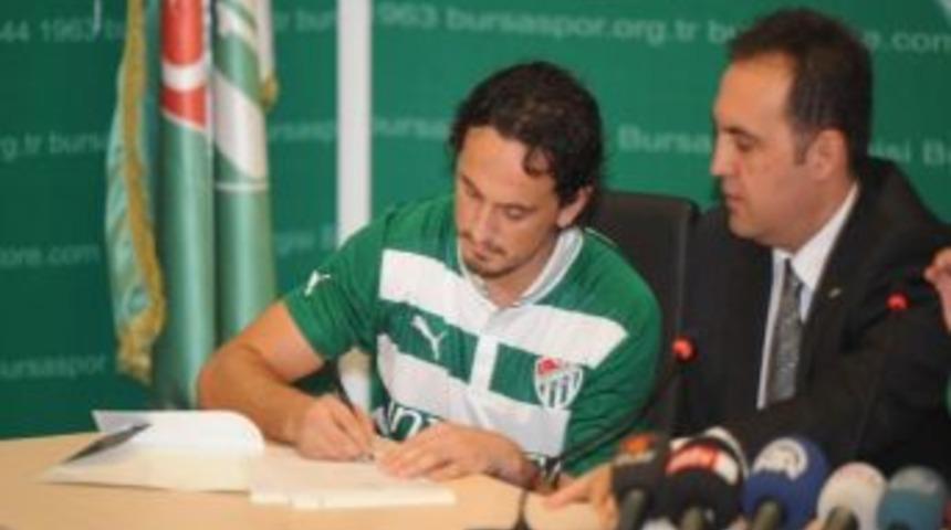 Bursaspor Yeni Sezonda 6 Futbolcuyu Renklerine Kattı