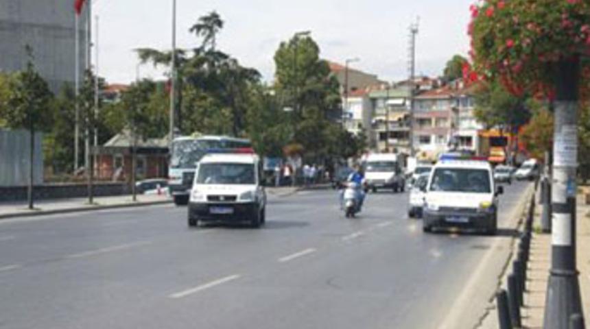 &Uuml;sk&uuml;dar'da canlı bomba alarmı!