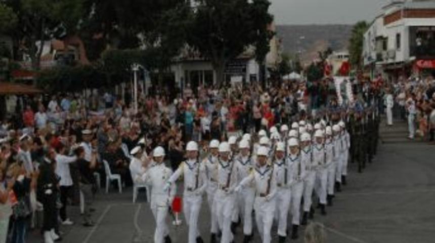 Fo&ccedil;a&rsquo;da İlk Defa Askersiz Kutlama