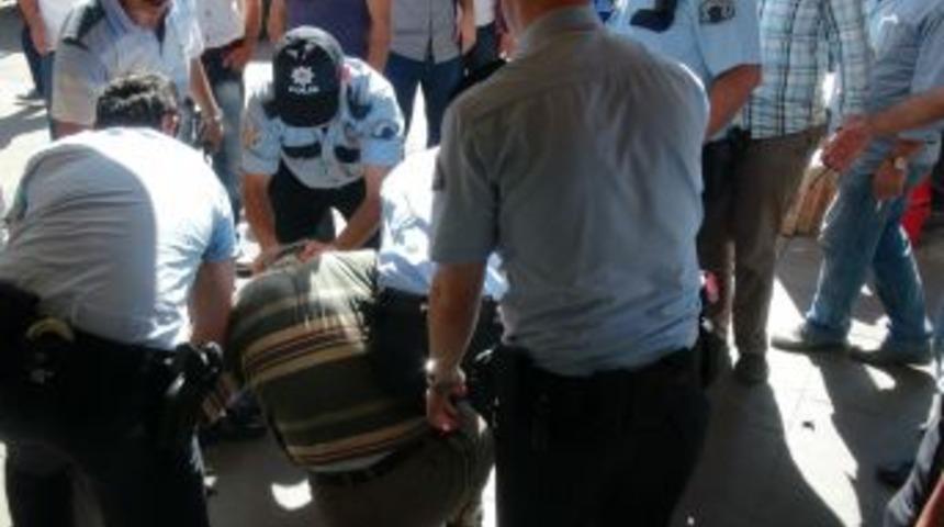 Polise Kafa Tuttu, Ortalık Karıştı