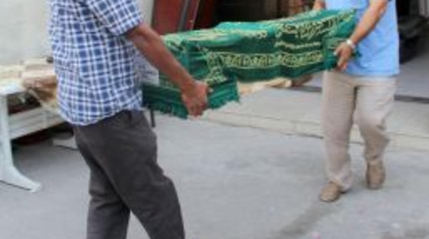 Batan Teknede &Ouml;len Iraklı Ka&ccedil;akların Cenazeleri G&ouml;nderildi