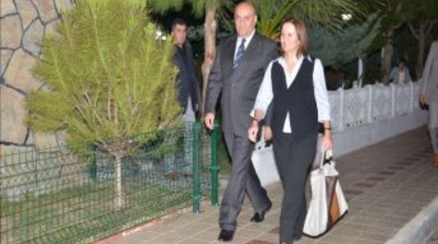 Emniyet Personelinden Bektaş&rsquo;a Veda Yemeği