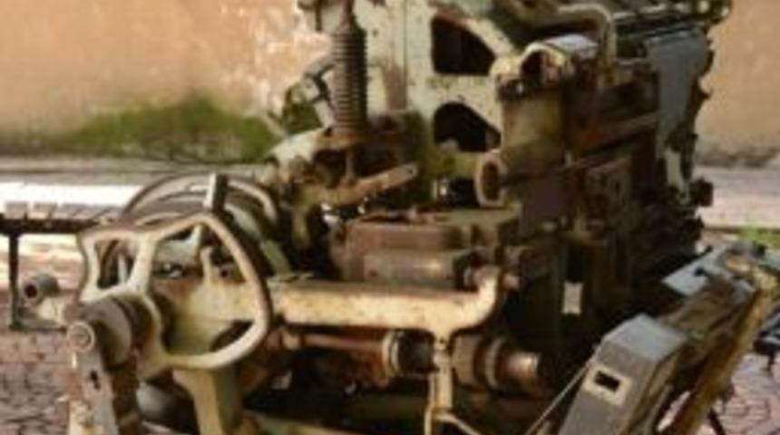 Basın Anıtı Kurtarıcı Bekliyor