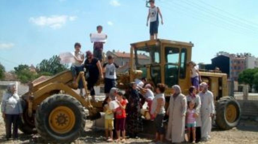 Burhaniye&rsquo;de Mahallelinin Otopark İsyanı
