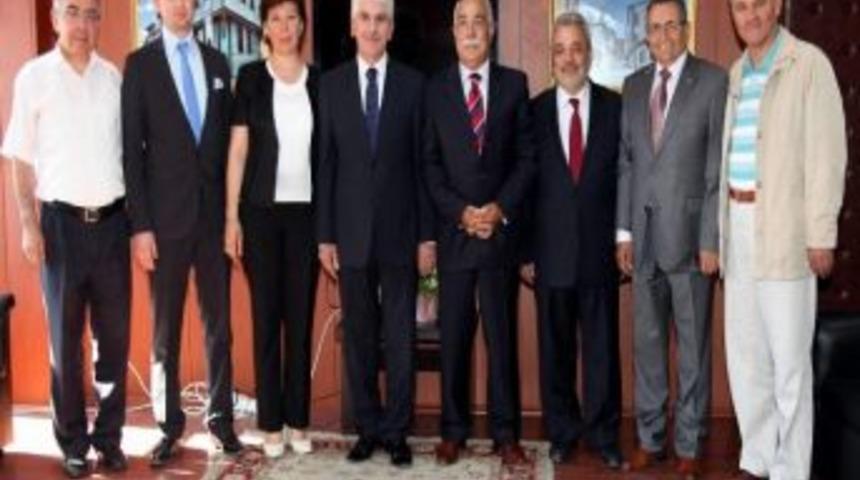 Başkan Sakallı Odunpazarı Kaymakamı Esen'i Ziyaret Etti