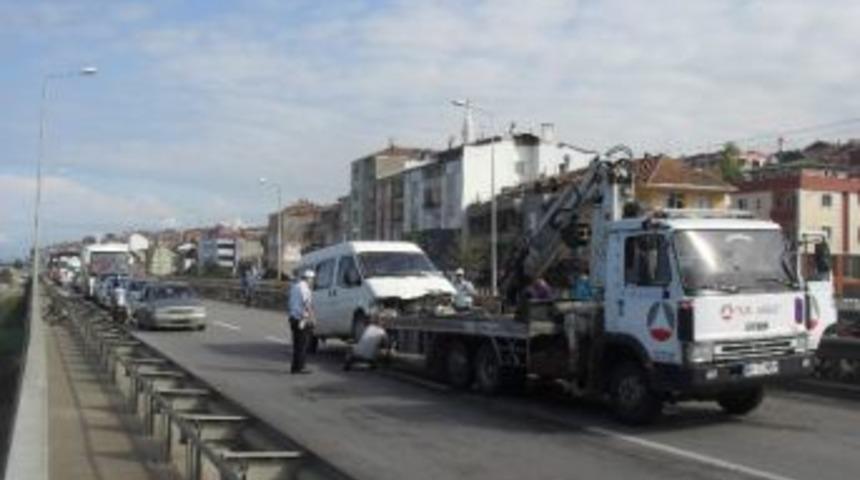Trabzon&rsquo;da Trafik Kazası: 8 Yaralı