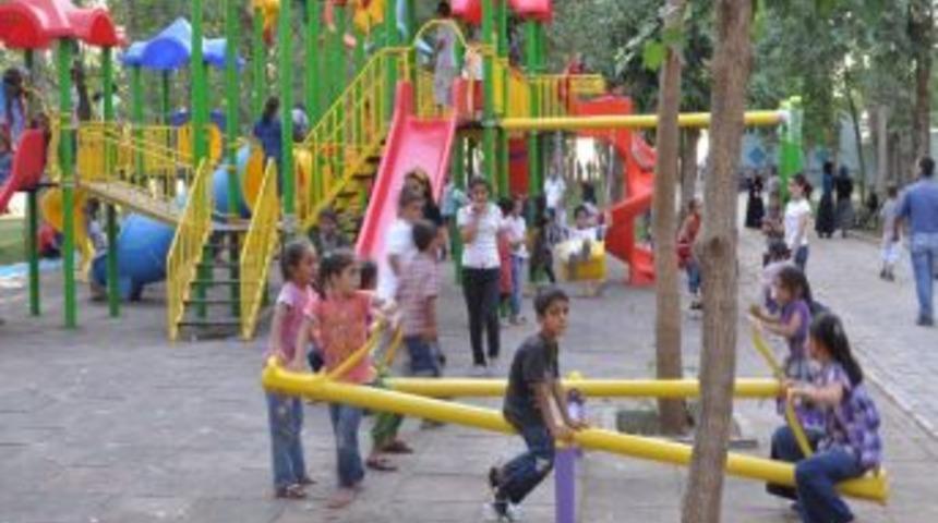 Bismil&rsquo;de Dicle Nehri'nin Kıyıları Yeşil Bir Vadiye D&ouml;n&uuml;ş&uuml;yor