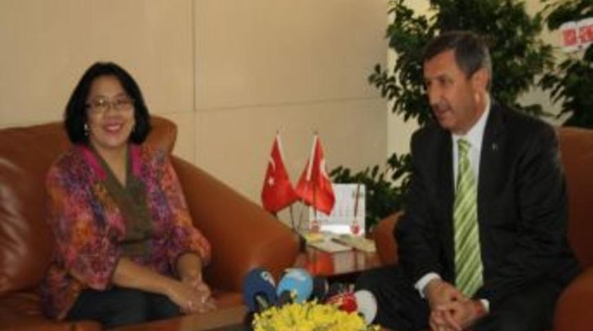 Endonezya B&uuml;y&uuml;kel&ccedil;isi Vali Yılmaz&rsquo;ı Ziyaret Etti