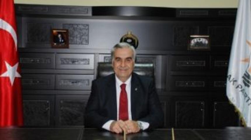 12 Eyl&uuml;l 1980 Askeri Darbesi'nin Yıld&ouml;n&uuml;m&uuml; Nedeniyle Bir A&ccedil;ıklama Yapan Ak Parti İzmir İl Başkanı &Ouml;mer Cihat Akay, Askeri Vesayet D&ouml;neminin Ak Parti İle Birlikte Geride Kaldığını Belirtti