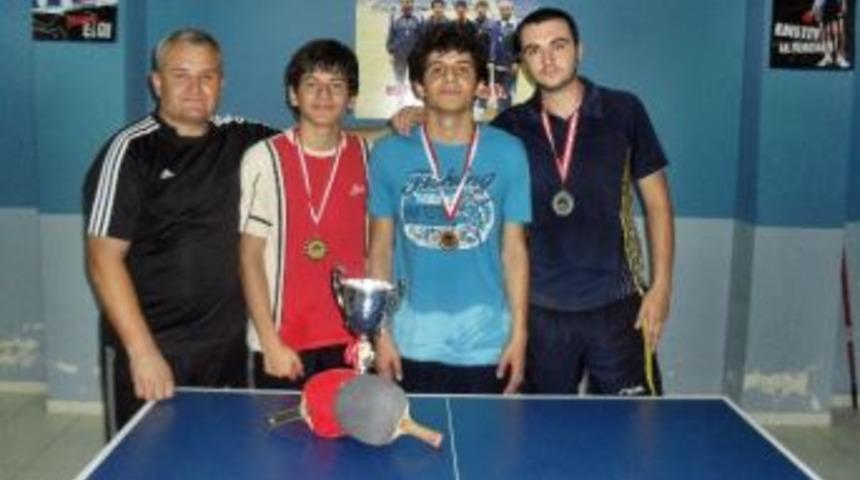 S&ouml;keli Masa Tenisciler Kurtuluş Turnuvasında M&uuml;cadele Etti