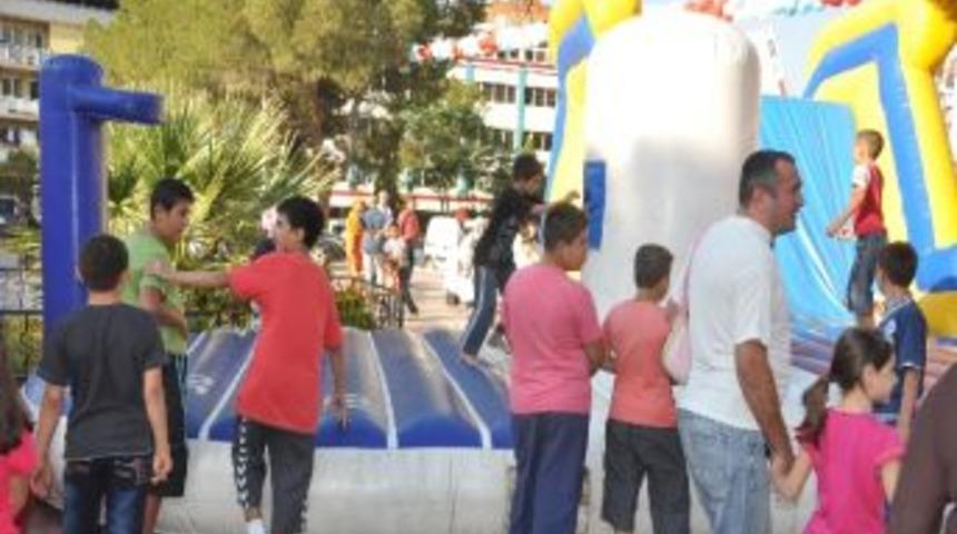 Soma'daki Festivalde &Ccedil;ocuklar Doyasıya Eğlendi