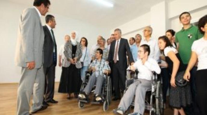Spastik Engelli &Ouml;ğrencilere &Ouml;zel Bina