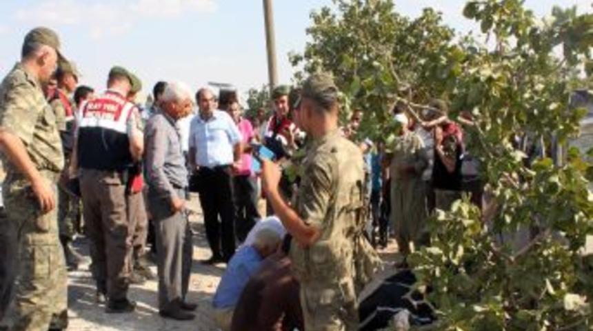 Şanlıurfa'da Birecik-Halfeti Yolunda Kaza: 1 &Ouml;l&uuml;, 9 Yaralı