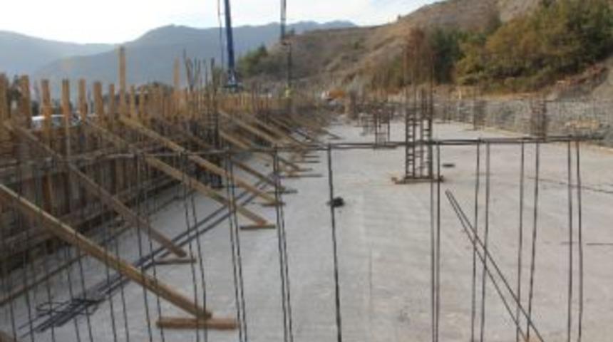 Karab&uuml;k B&ouml;lge Hal Binası Temeli Atıldı