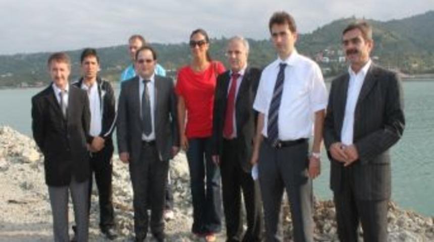 Havaalanı Pistinde Y&uuml;zme Yarışı Yapılacak