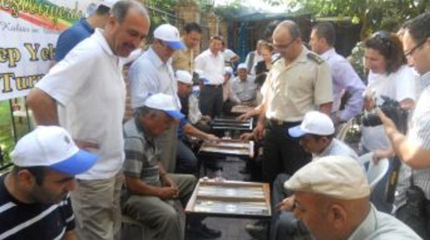 Kula&rsquo;da 50 Yaş &Uuml;st&uuml; Tavlacılar Yarıştı