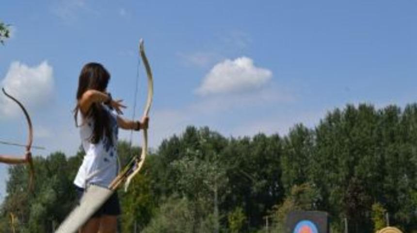 &Ccedil;anakkaleli Gen&ccedil;ler Avrupa'yı Fethetti