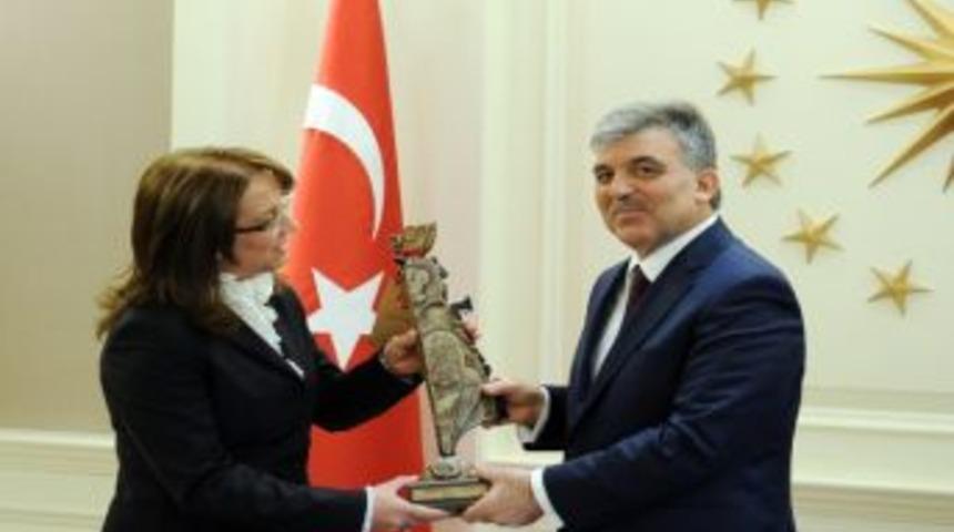 Ne&uuml; Rekt&ouml;r&uuml; Prof. Dr. Filiz Kılı&ccedil;, Cumhurbaşkanının Atadığı Tek Bayan Rekt&ouml;r