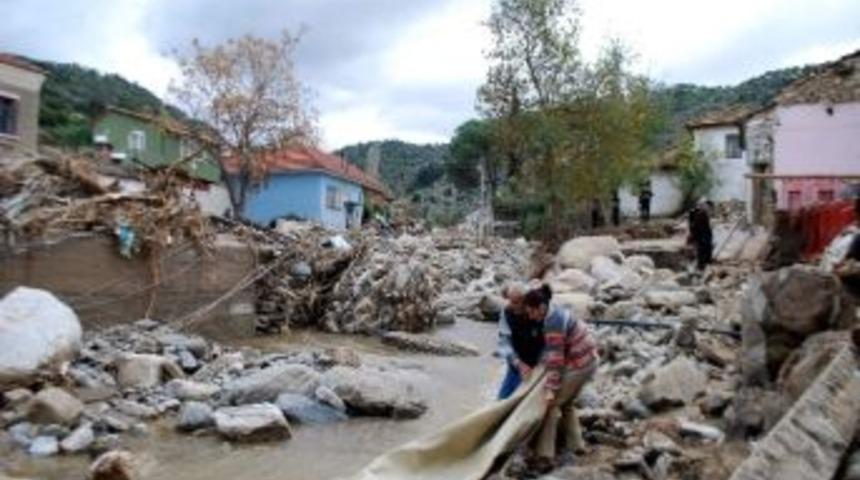 Dsi Sel Felaketlerinin &Ouml;n&uuml;ne Ge&ccedil;mek İ&ccedil;in Dere Islahlarına Başladı
