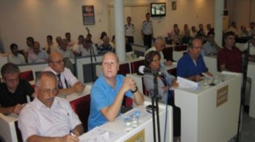 &Ouml;demiş Belediyesi Meclisi&rsquo;nin Eyl&uuml;l Toplantısı Tartışmalı Ge&ccedil;ti
