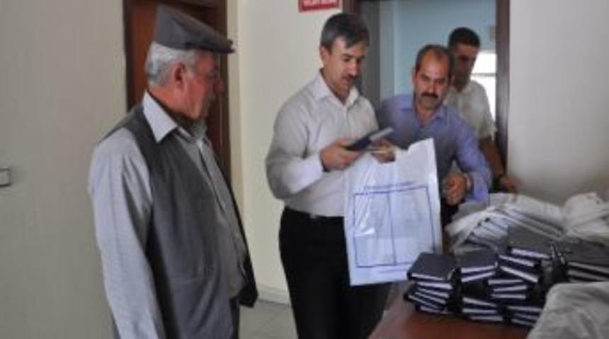 Hacı Adaylarına Malzemeler Dağıtılmaya Başlandı