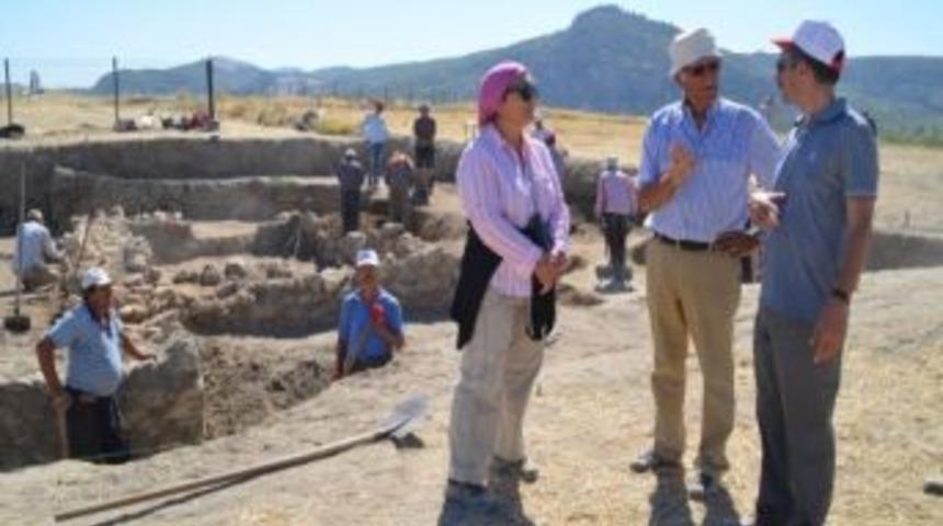 Rekt&ouml;r Saatcı Hacılar H&ouml;y&uuml;ğ&uuml;&rsquo;n&uuml; Gezdi