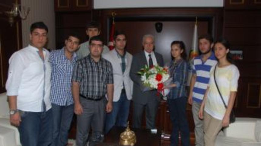 Gen&ccedil;lik meclisine destek