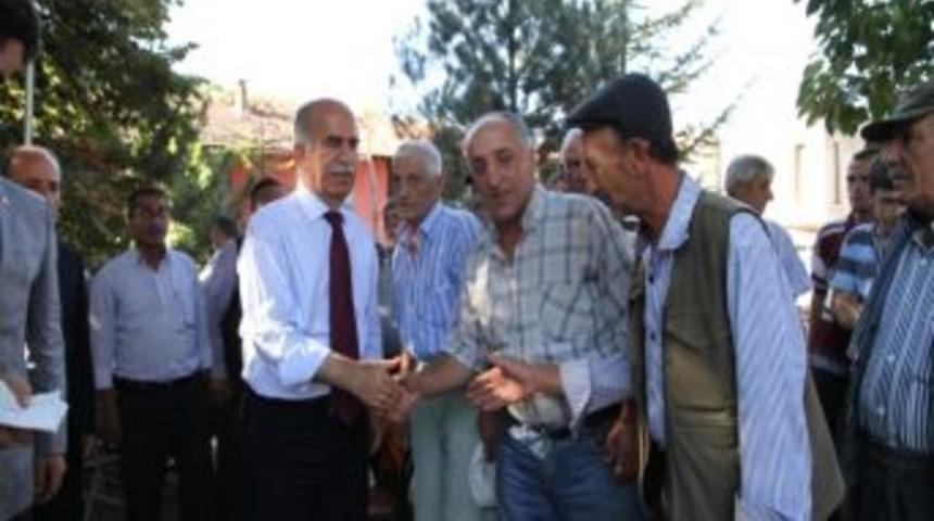 Vali Harput &Ccedil;ayyaka K&ouml;yl&uuml;lerinin Sıkıntılarını Dinledi