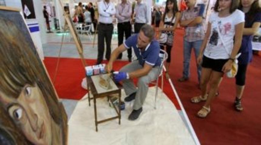 Fuarda 'taş Gibi' G&ouml;steri