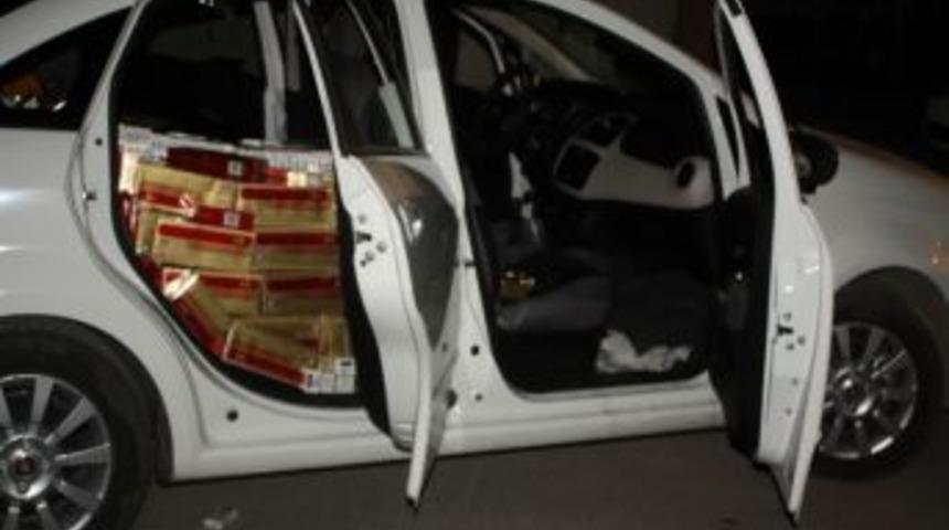 Polisten Ka&ccedil;an Ara&ccedil;tan Ka&ccedil;ak Sigara &Ccedil;ıktı